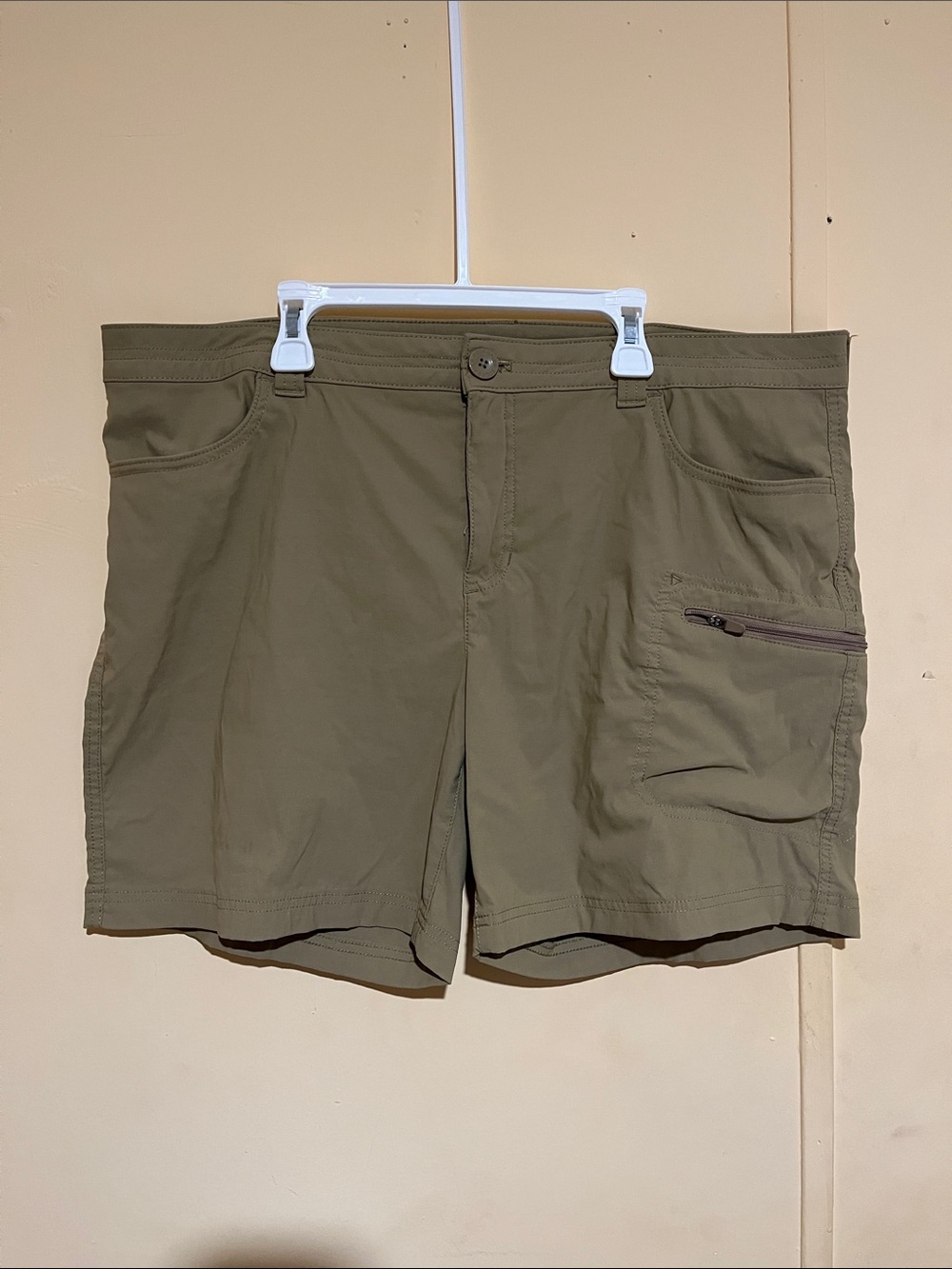 Women’s Olive Hybrid Utility Shorts with Zipper Pocket